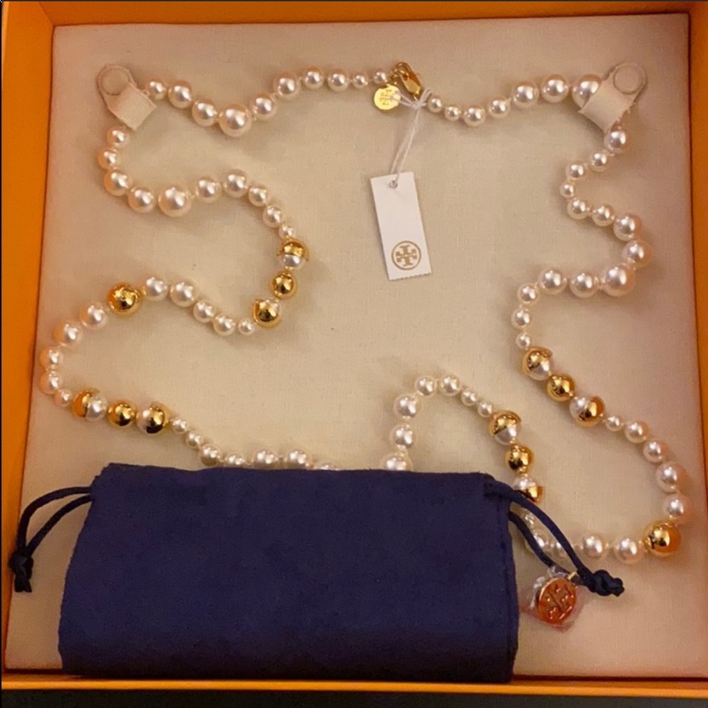 SOLD❗️NEW WITH GIFT BOX Tory Burch PEARL LONG NECKLACE